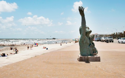 Storm statue memorial at the beach