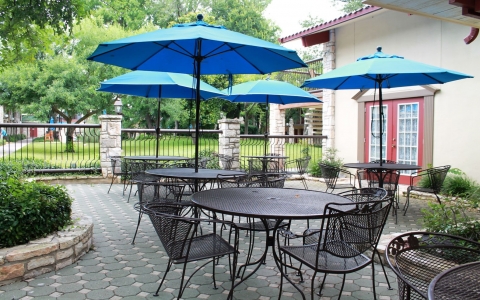 Patio area at Inn of the Hills Hotel & Conference Center