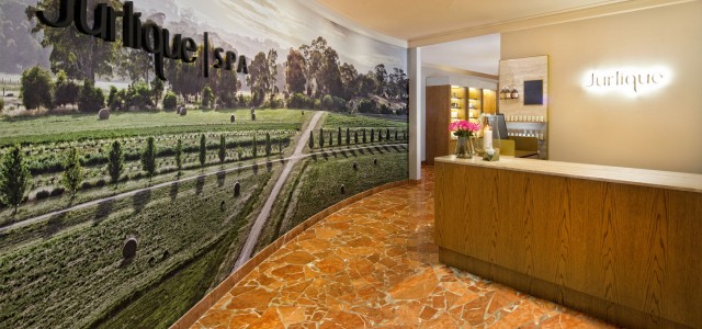 entrace to jurlique spa with front desk on the right hand side
