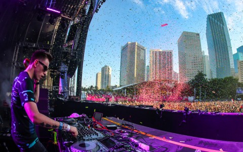 Ultra Music Festival DJ spinning his dj set to hundreds of people