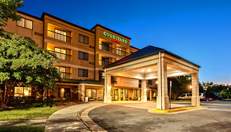 exterior of courtyard springfield