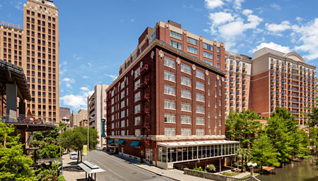exterior of homewood suites san antonio riverwalk downtown