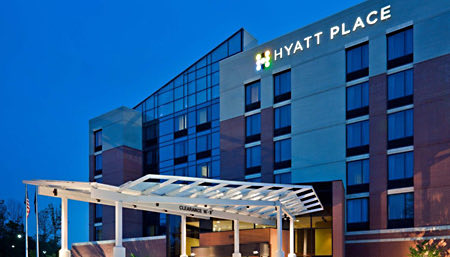 exterior of hyatt place herndon dulles airport east