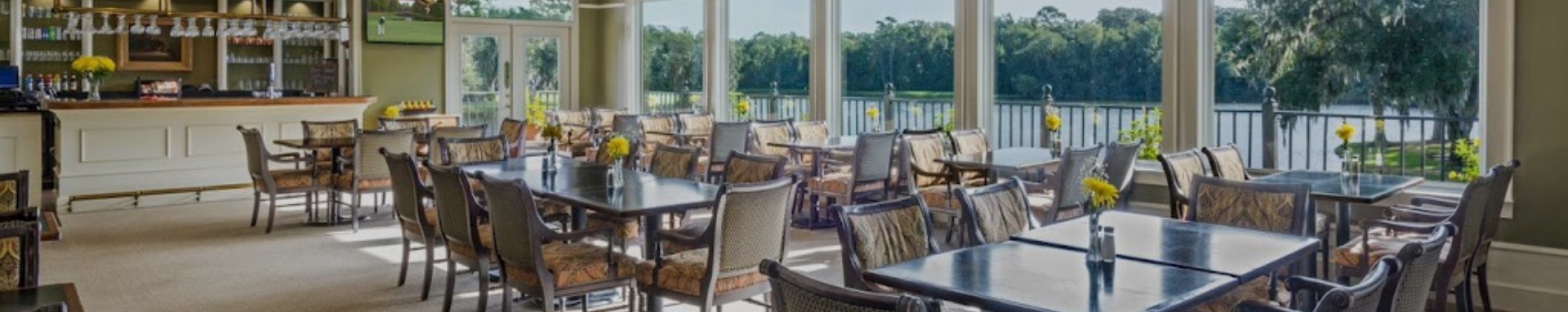 view of interior of restaurant seating area