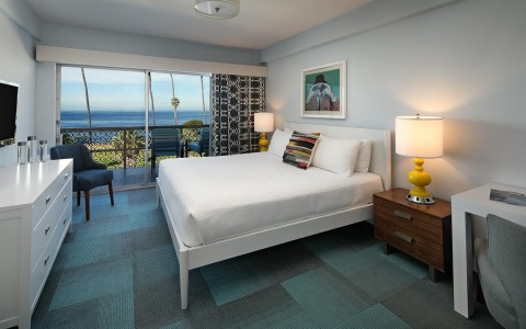hotel room with 2 bed and access to ocean view balcony