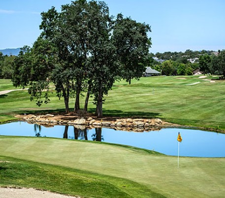 Diablo Hills Golf with hole next to lake