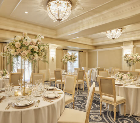 independence room at the lafayette park hotel with table setup for a wedding