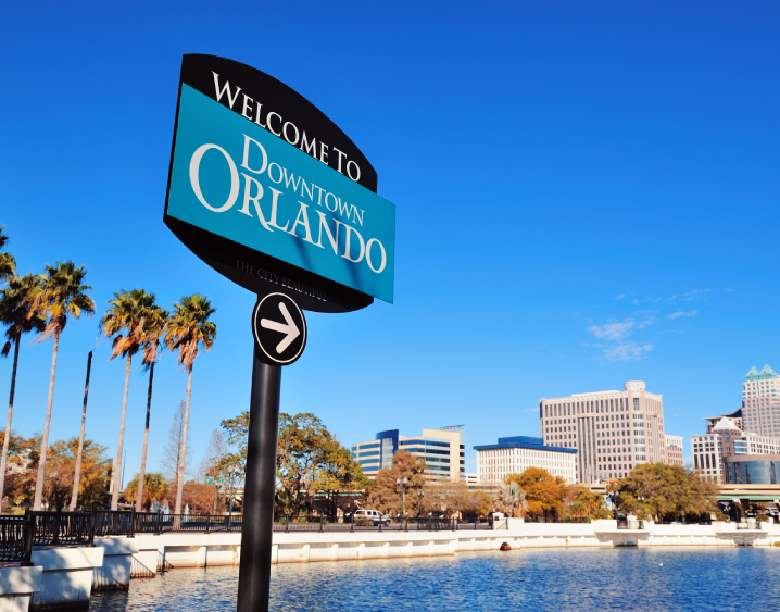 downtown Orlando welcome sign overlooking city