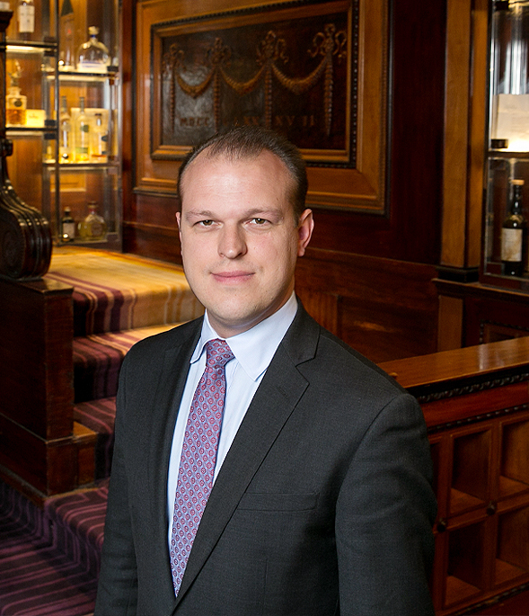 headshot of justin lorenz