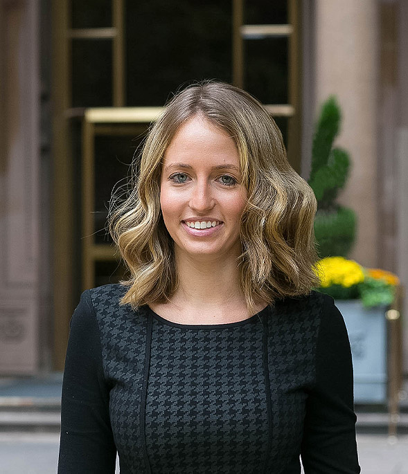 portrait of wedding planner Rachel
