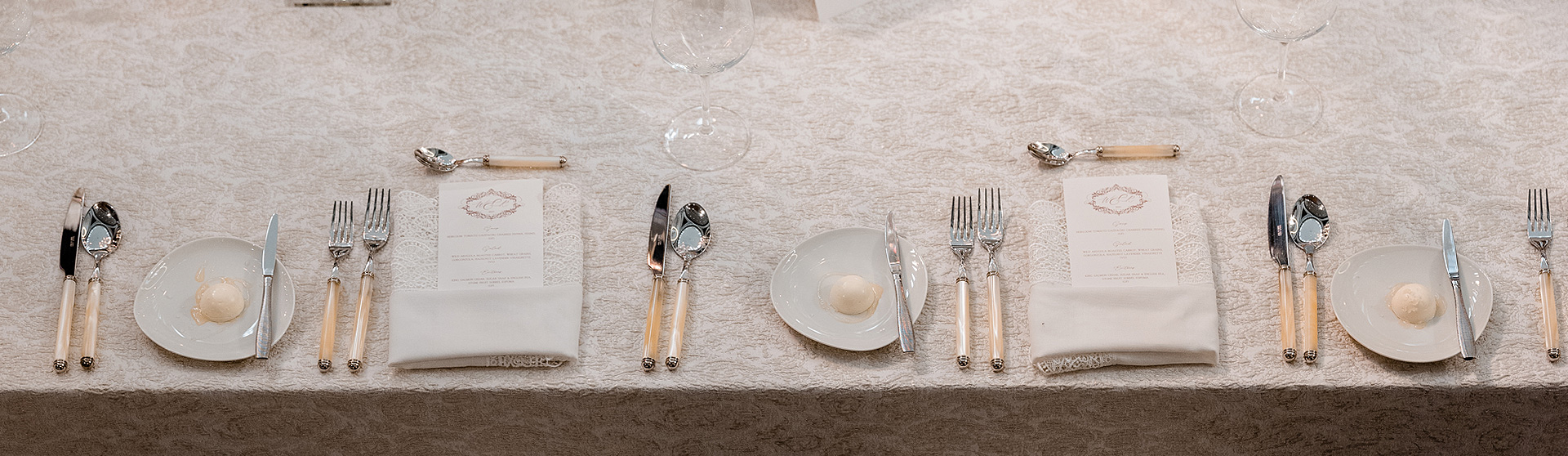 wedding table place settings