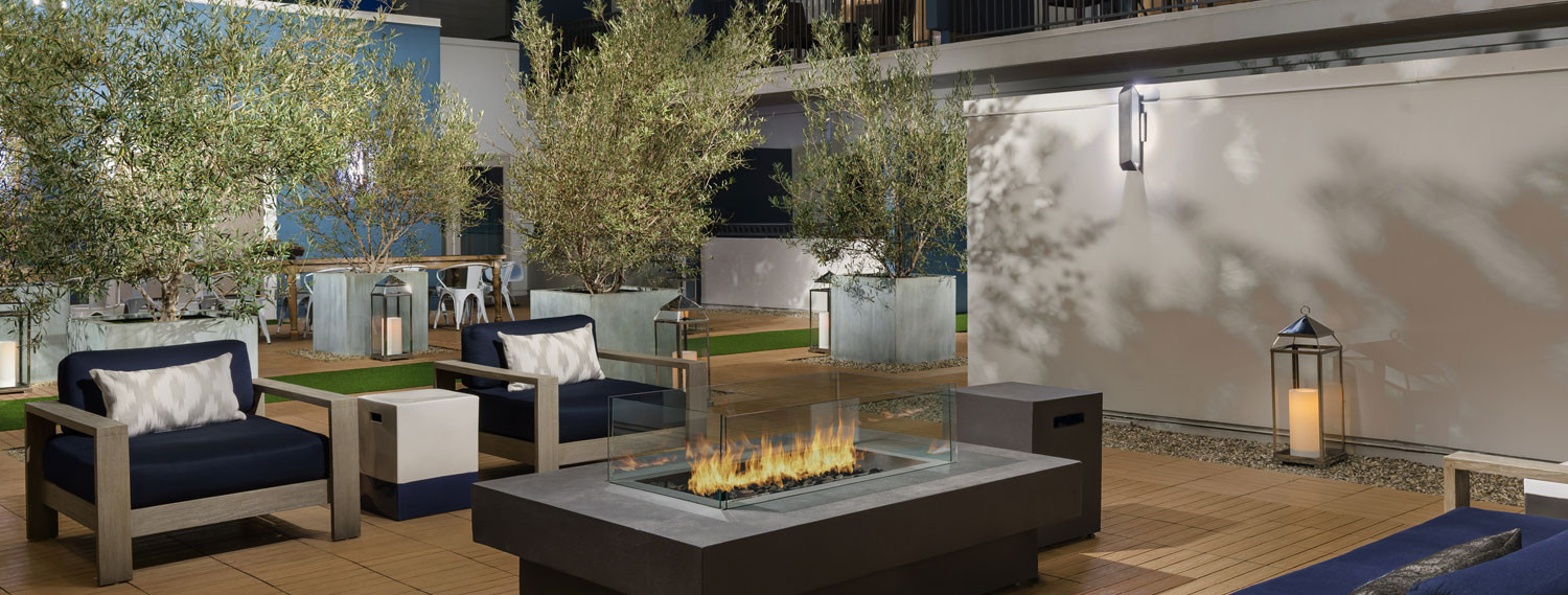 Mezzanine area at Luxe Rodeo