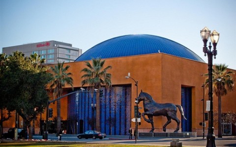 exterior of museum with large bronze horse