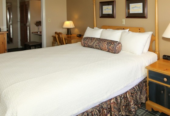 Mackinac Island Hotels | Traditional Rooms | Mission Point Resort