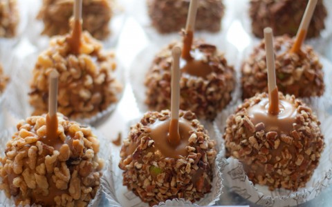 caramel apples