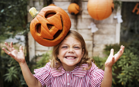 girl with pumpkin