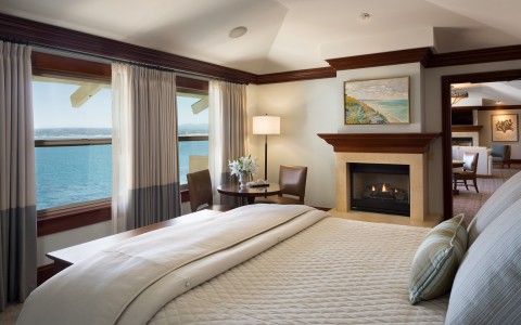king bed with view of ocean gallery 4