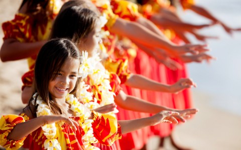 polynesian hula girls hawaii