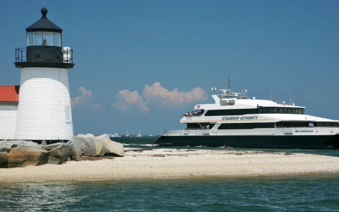 Ferry boat rounding Brant Point