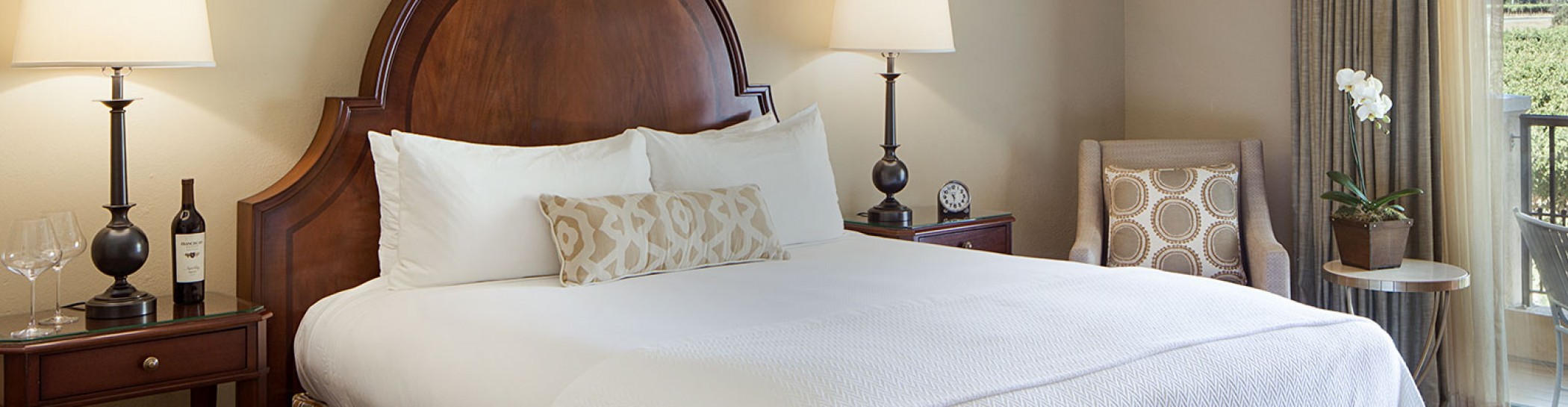room image with king bed