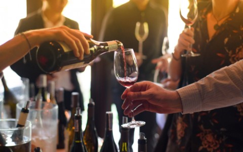 A Taste of Paradise with Wine Around The Water Inset