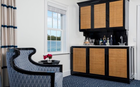 suite bar with blue chair 