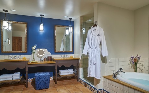 Luxury Fireplace Suite Bathroom