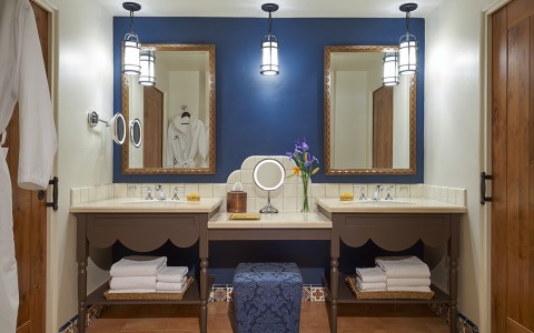 Paseo Mini Suite & Suite Bathroom