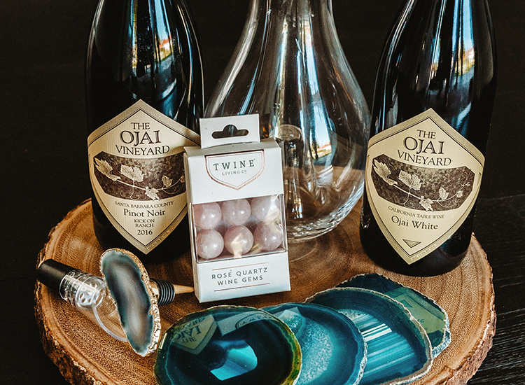 Wine amenity basket with agate slices and chocolates