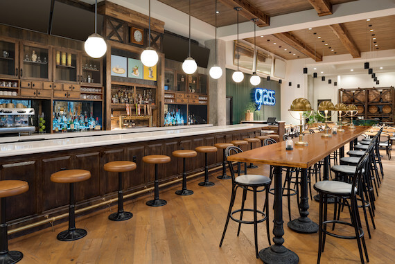 bar and dining room at 33 staves