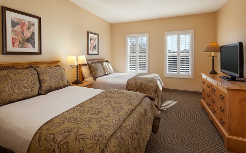 suite with two double beds