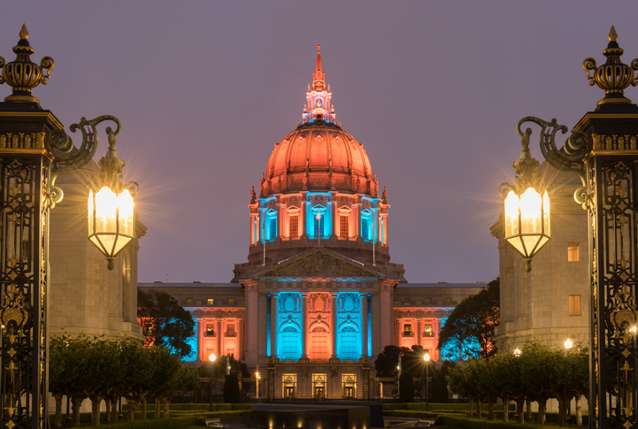 san francisco city hall illuminated