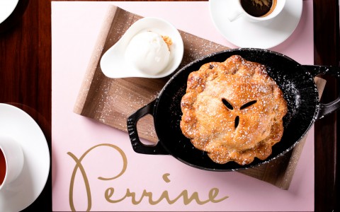 apple pie with coffee and ice cream