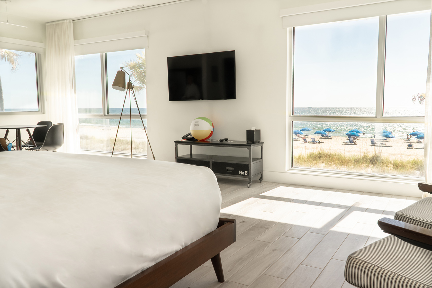 bungalow ocean view king bed 