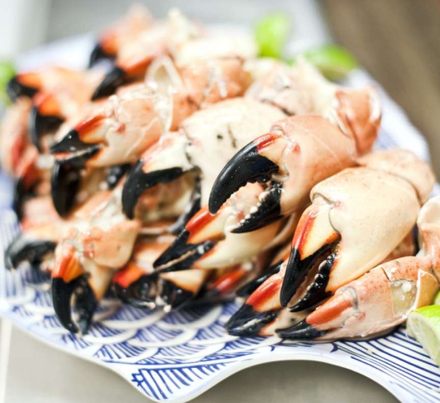 full plate of stone crab