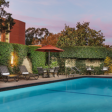 usc hotel pool