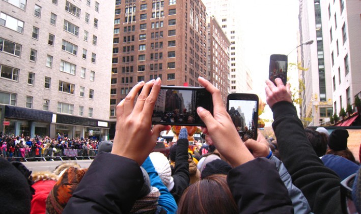 spectators at macys thanksgiving day parade