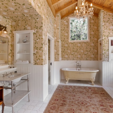 syr lilac cottage bathroom with hot tub and sink