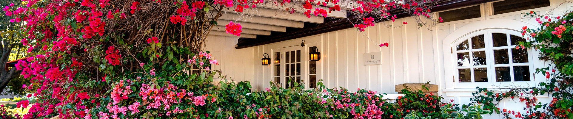 view of a cottage exterior