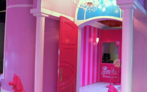 No Ordinary Barbie Doll Sawgr Staff Picks Grand Full Size Barbie Dream House Opens To Tourists In Florida