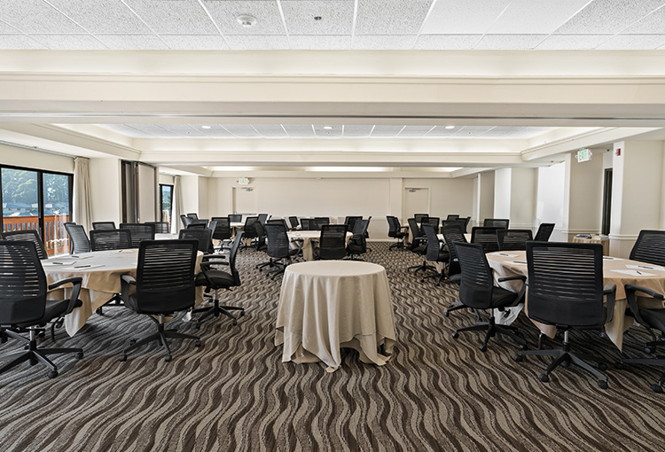 pacific meeting room with round tables 
