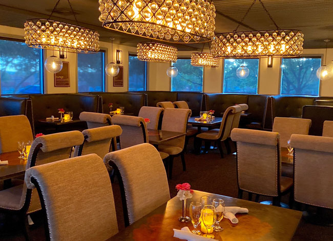 reds restaurant image