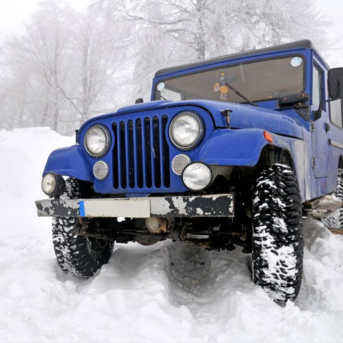 jeep in snow