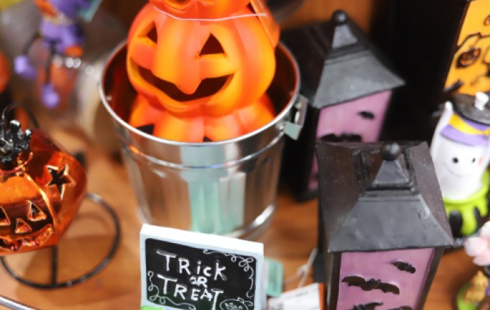 spooky halloween decor