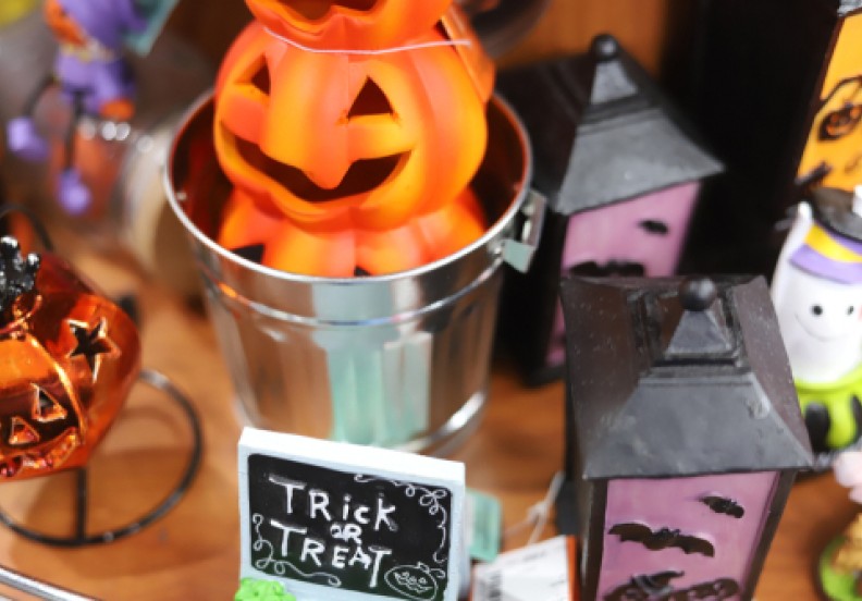 spooky halloween decor