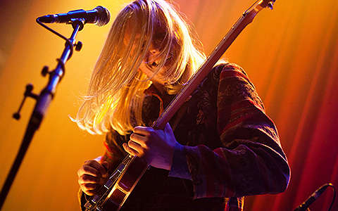 man shredding on the guitar