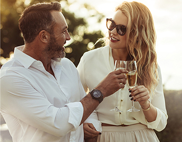 couple toasting with champagne