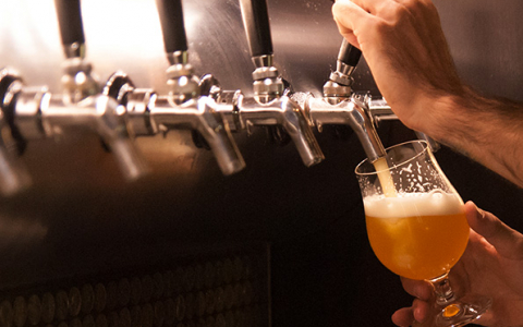 Serving draft beer