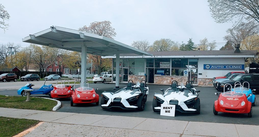 Scoot Coupes & Polaris Slingshot Rentals