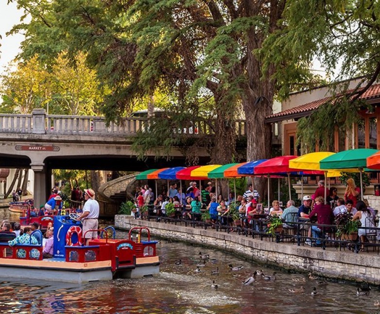 Things To Do In San Antonio Attractions The Crockett Hotel